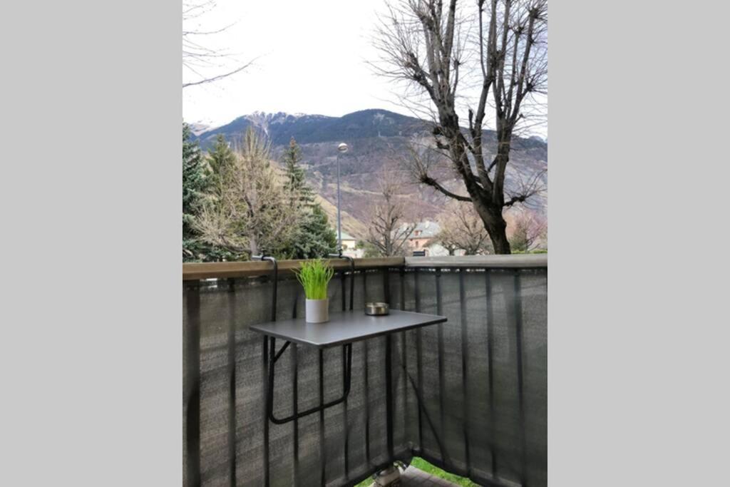 Appartement Cosy Proche De La Gare Saint-Jean-de-Maurienne Dış mekan fotoğraf